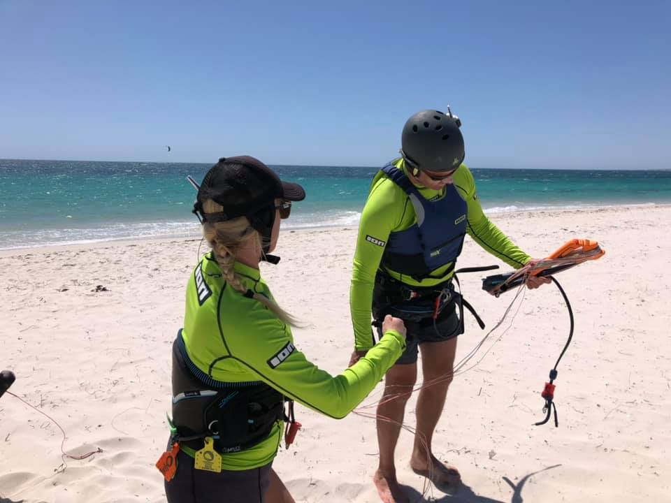LEVEL 1 KITEBOARDING LESSON (2HR)